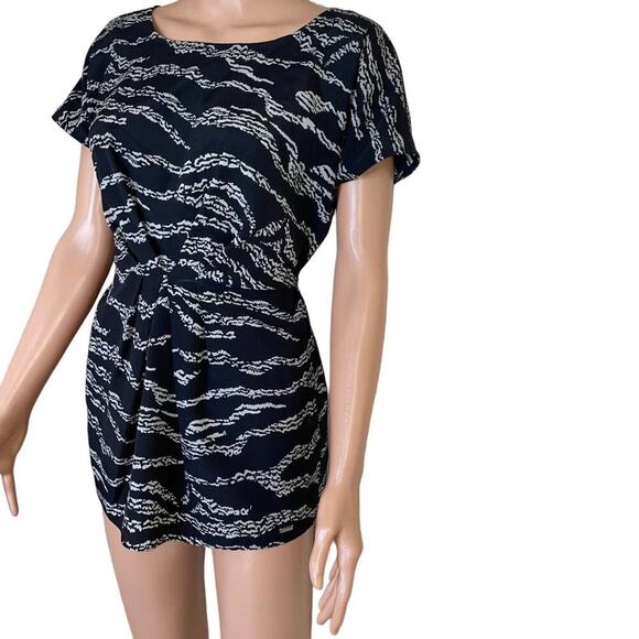 Guess dress gathered waist black gray back zip up elastic waist mini zebra print - Picture 2 of 10